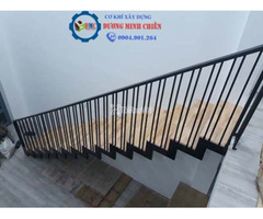 Cầu thang sắt lên sân thượng - Mẫu mới tại hcm