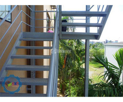 mẫu cầu thang sắt ngoài trời đẹp